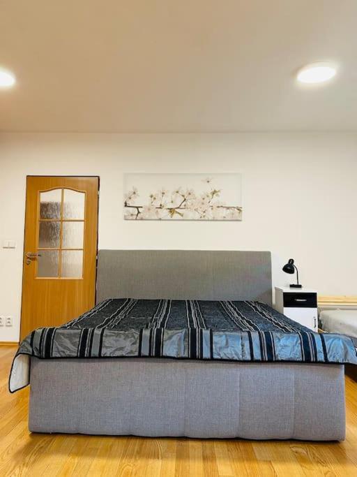 Family-Friendly Prague 5 Stay المظهر الخارجي الصورة